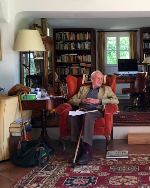 Chrstopher in study - به مناسبت درگذشت کریستوفر تالکین: نگاهی کوتاه به زندگی و آثار او