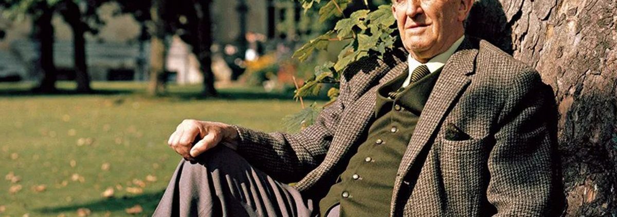 ‍162. j rr tolkein 1200x423 - چه شد که جی. آر. آر. تالکین جهان «ارباب حلقه‌ها» را خلق کرد؟‌